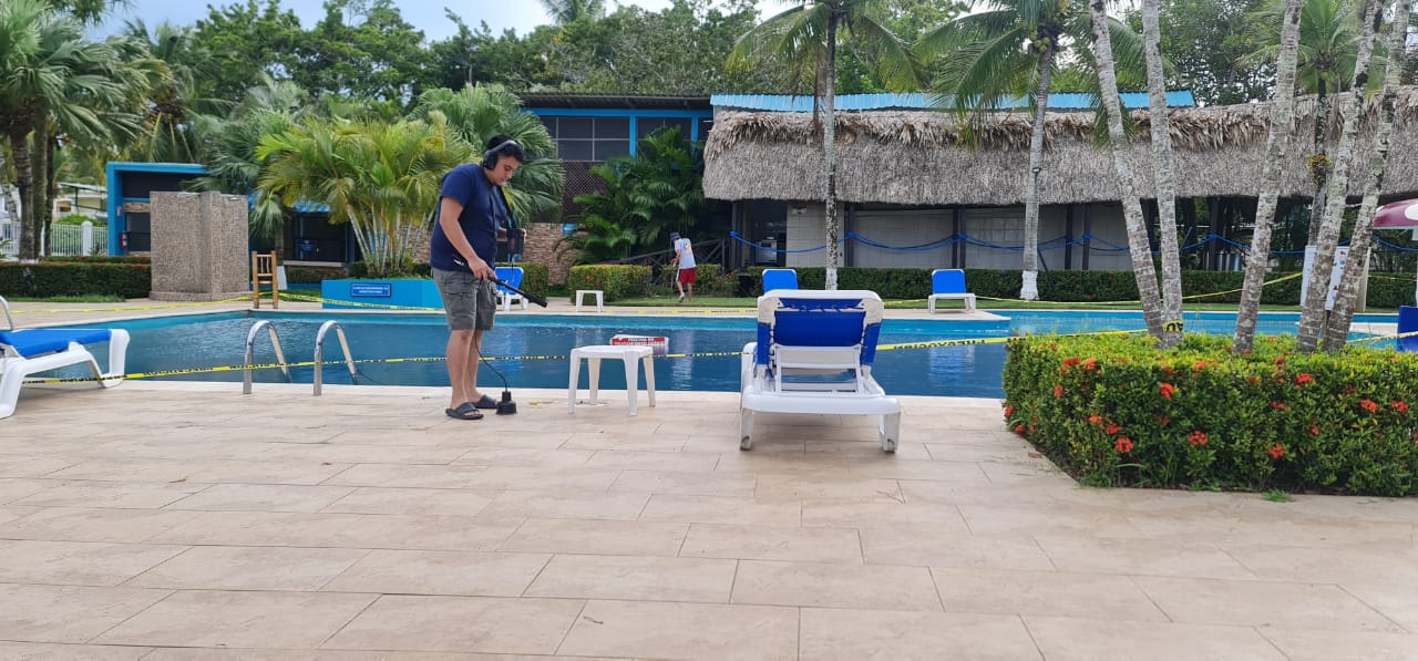 Equipo de localización de fugas en piscinas
